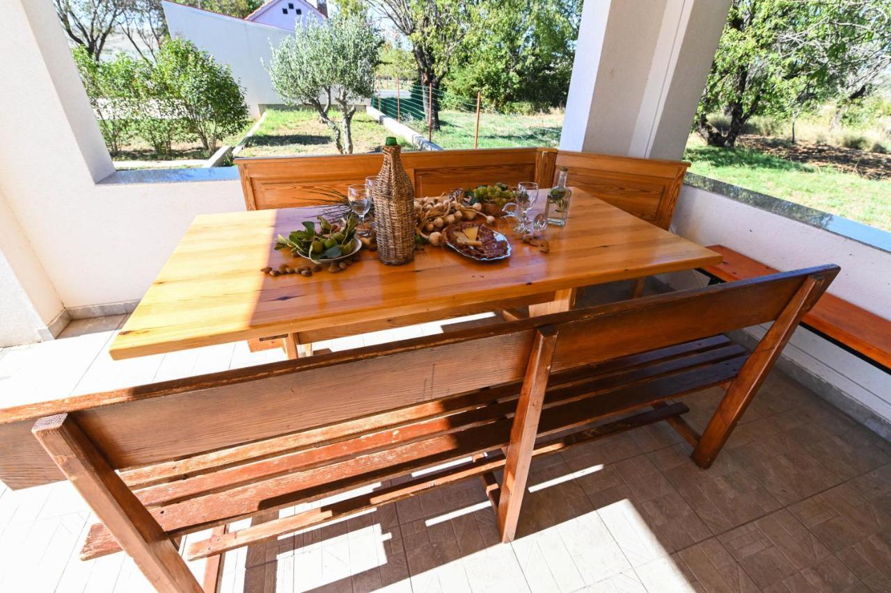 Holiday Home Donji Lepuri Lisicici Dış mekan fotoğraf