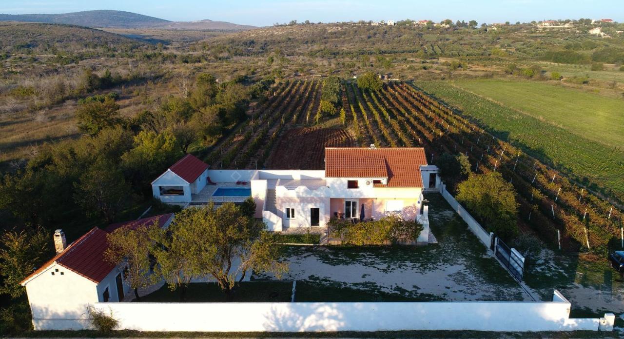 Holiday Home Donji Lepuri Lisicici Dış mekan fotoğraf