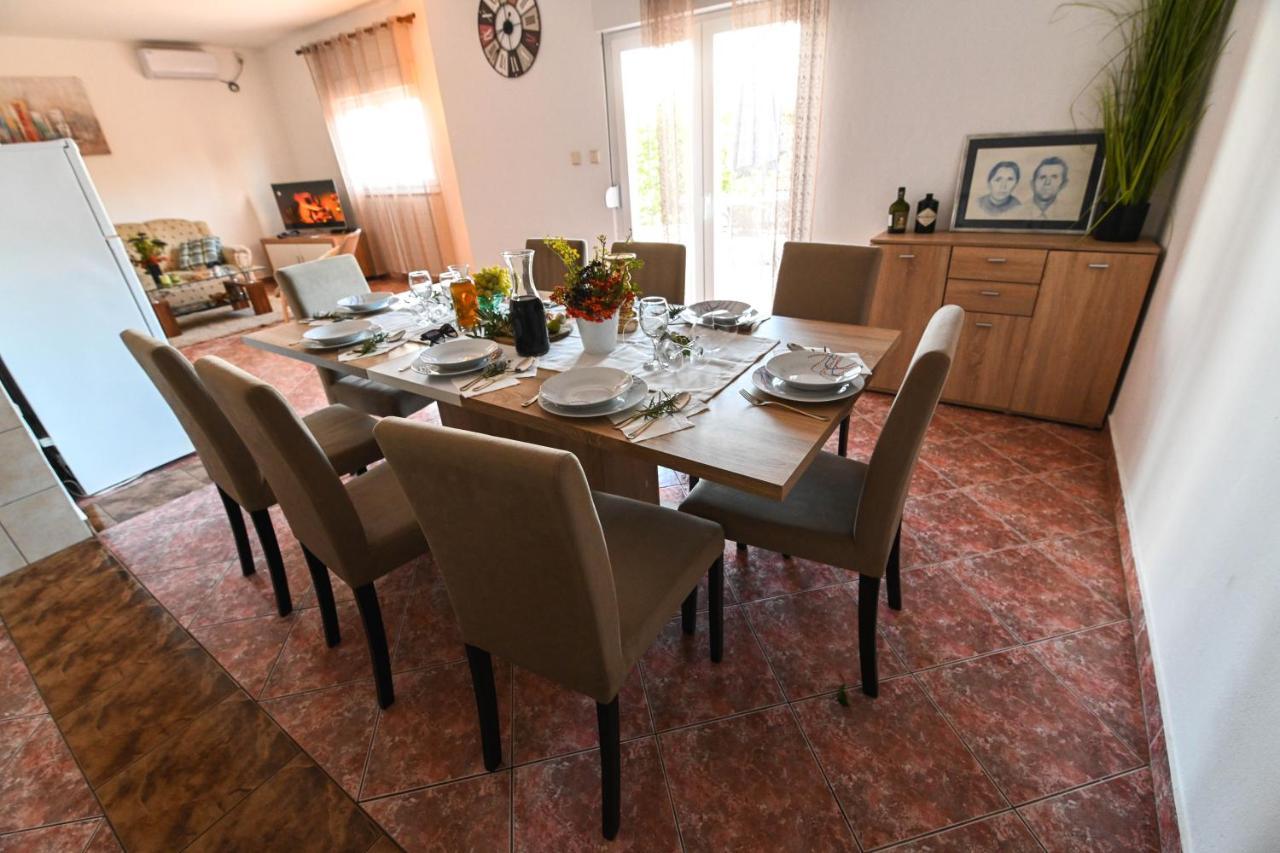 Holiday Home Donji Lepuri Lisicici Dış mekan fotoğraf
